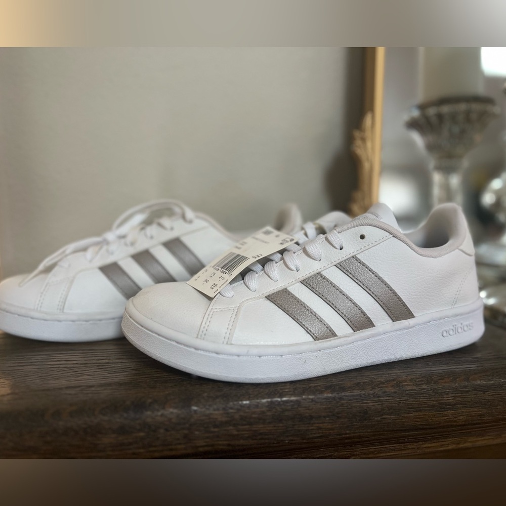 Adidas grand court